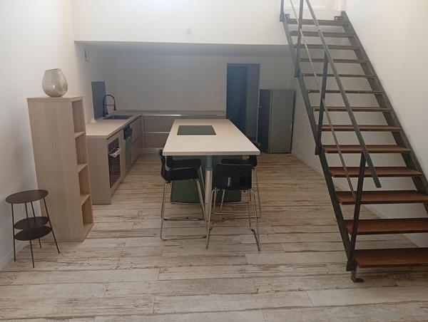 Loft de charme avec terrasse tropezienne – Provence, Rognes (13840)