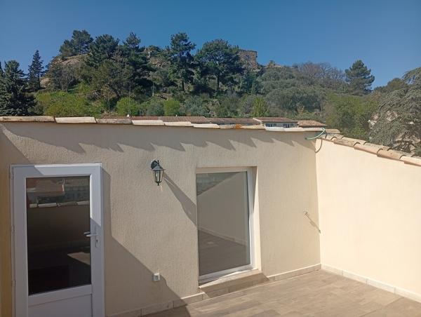 Loft de charme avec terrasse tropezienne – Provence, Rognes (13840)