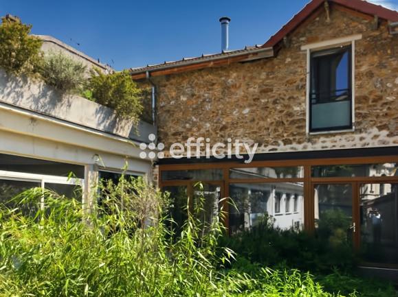 Appartement
         7 pièces
        - 216 m² 930 000 € *