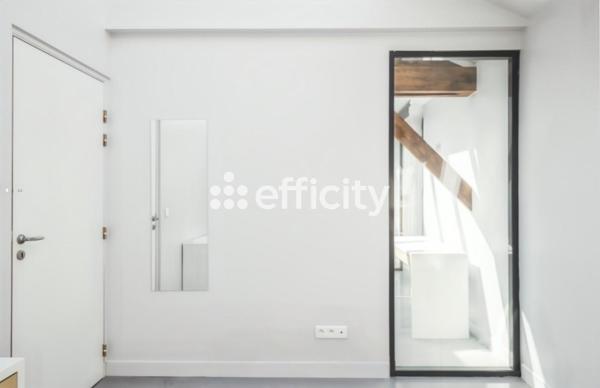 Appartement
         7 pièces
        - 216 m² 930 000 € *