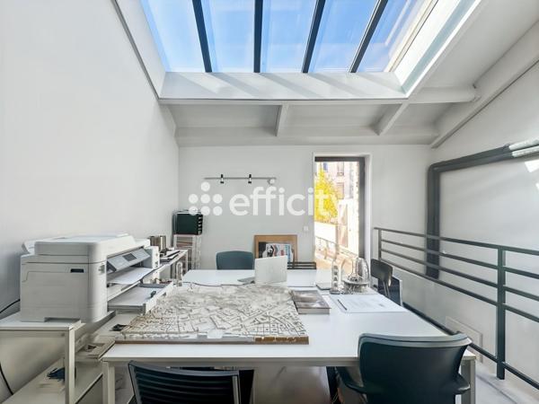 Appartement
         7 pièces
        - 216 m² 930 000 € *