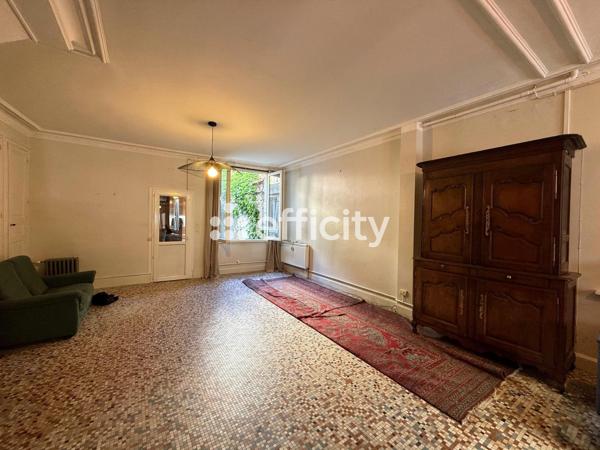 Maison
         5 pièces
        - 85 m² 158 000 € *