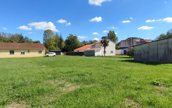 Appartement à louer    3 pièces • 70 m2 Vic-en-Bigorre