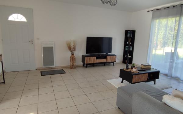 Appartement à louer    3 pièces • 70 m2 Vic-en-Bigorre