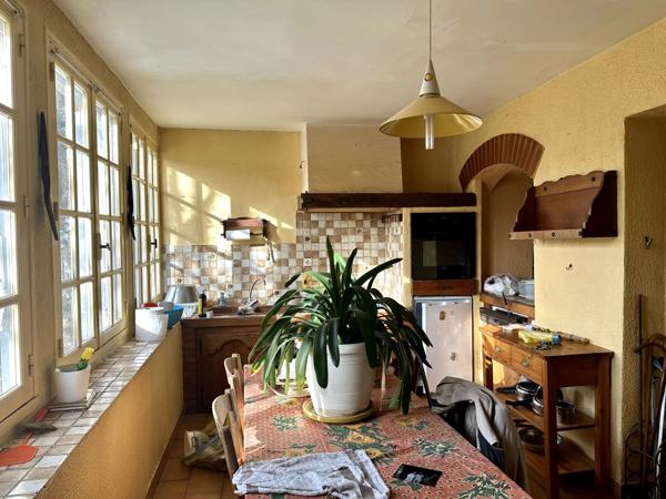 Maison de caractère en pierre avec grange et jardin