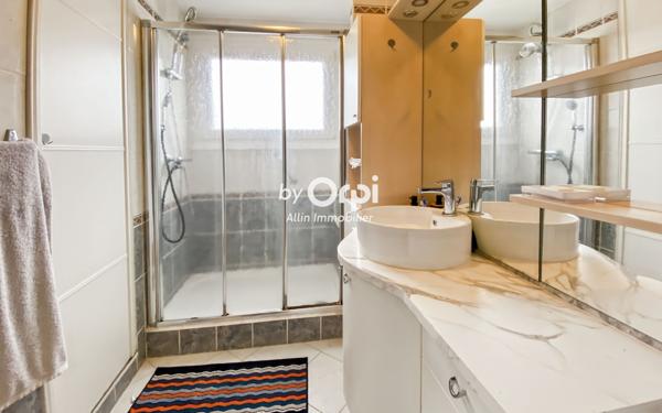 Appartement à vendre    3 pièces • 64 m2 Montluçon