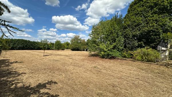 Maison à rénover intégralement avec grand terrain d'environ 3000 m2 – Bergerac (24)