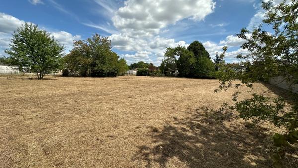Maison à rénover intégralement avec grand terrain d'environ 3000 m2 – Bergerac (24)