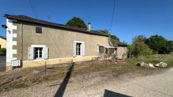 Maison à rénover intégralement avec grand terrain d'environ 3000 m2 – Bergerac (24)