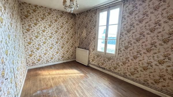 Maison à rénover intégralement avec grand terrain d'environ 3000 m2 – Bergerac (24)