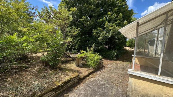 Maison à rénover intégralement avec grand terrain d'environ 3000 m2 – Bergerac (24)