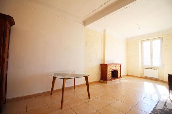 Bel appartement T2 (MAGNIFIQUE VUE MER) de 65m2 Carrez dans le quartier de Saint-Victor (7e).