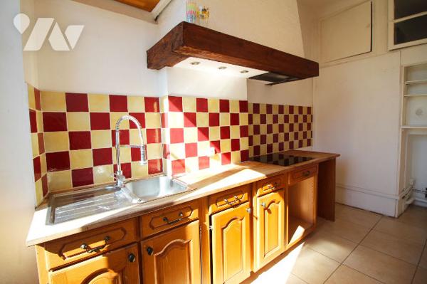 Bel appartement T2 (MAGNIFIQUE VUE MER) de 65m2 Carrez dans le quartier de Saint-Victor (7e).