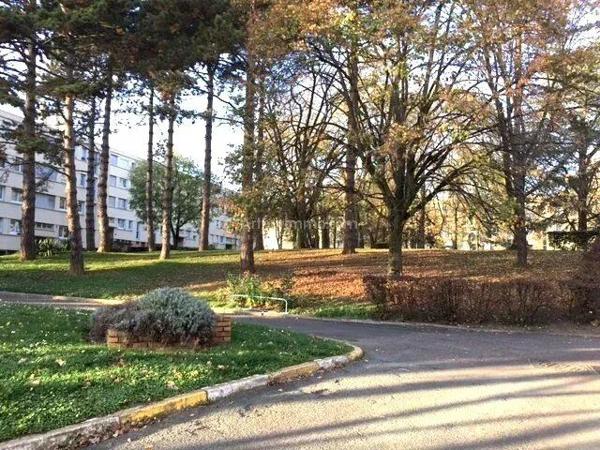Vente                                                      Appartement
                        
                     3 pièces                      58 m2                     à Crosne
