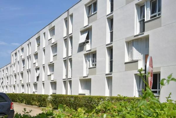 Vente                                                      Appartement
                        
                     3 pièces                      58 m2                     à Crosne