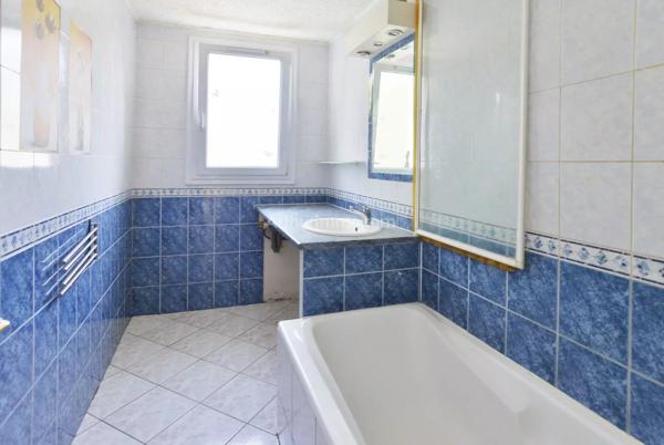 Vente                                                      Appartement
                        
                     3 pièces                      58 m2                     à Crosne
