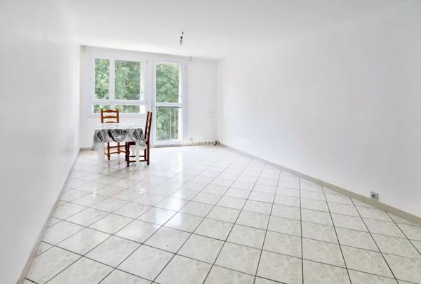 Vente                                                      Appartement
                        
                     3 pièces                      58 m2                     à Crosne