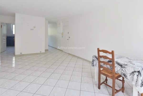 Vente                                                      Appartement
                        
                     3 pièces                      58 m2                     à Crosne