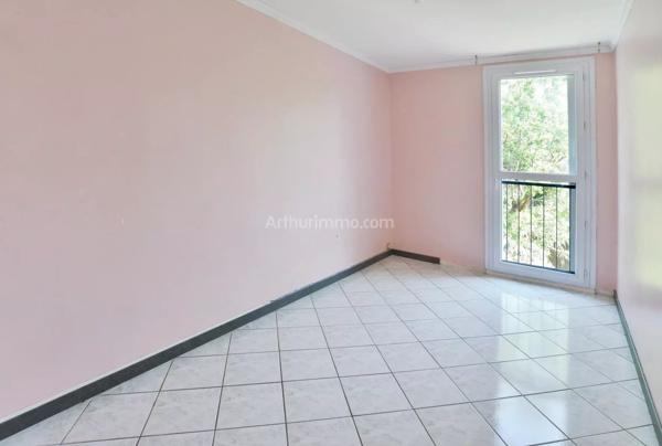 Vente                                                      Appartement
                        
                     3 pièces                      58 m2                     à Crosne