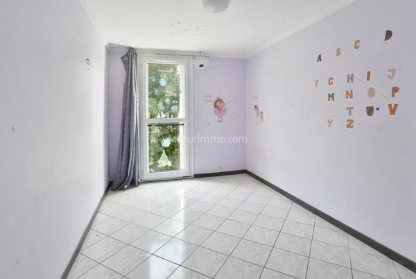 Vente                                                      Appartement
                        
                     3 pièces                      58 m2                     à Crosne