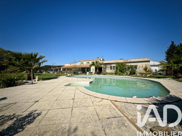 Maison à vendre 8 pièces 256 m² Arles