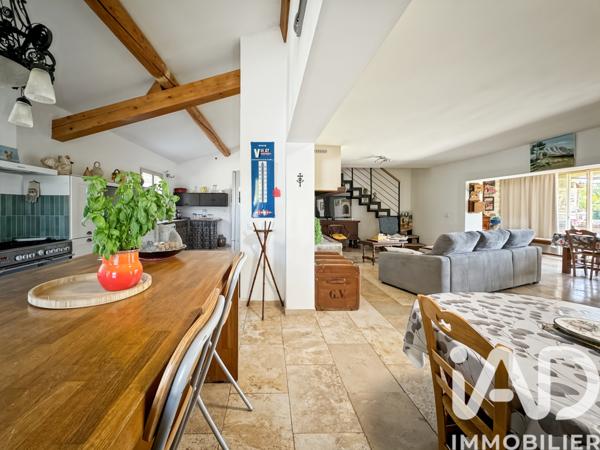 Maison à vendre 8 pièces 256 m² Arles
