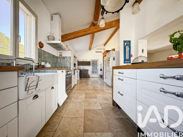 Maison à vendre 8 pièces 256 m² Arles