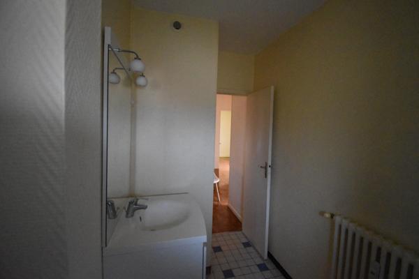 Appartement à vendre 3 pièces, 1 cave et parking NEVERS (58) dans une résidence calme, quartier agréable à saisir !!