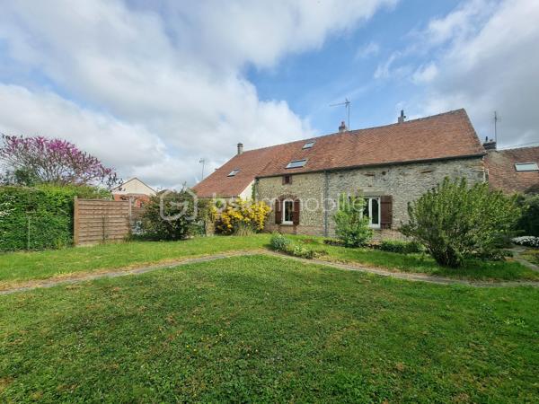 ** En EXCLUSIVITÉ ** Venez découvrir SANS TARDER cette maison en pierre située dans un village à 4 km de MAISON-ROUGE ( commerces de proximités, bus avec lignes régulières ) ainsi qu’à 10 km de Nangis ( gare SNCF, commodités et commerces ).

Cette maison d'environ 77 m² édifiée sur un terrain de 715 m², vous offre au rez-de-chaussée, une véranda, une cuisine dînatoire, un séjour, une salle d’eau, un WC indépendant et une chambre.
À l'étage vous disposerez d'une chambre et d’une pièce.
Une annexe attenante divisée en deux partie chaufferie et atelier, ainsi qu’un grenier vient compléter ce bien.
À l'extérieur vous bénéficierez également d’un grand préau, de plusieurs places de stationnement, d'un jardin entièrement clos et d'une terrasse.

Quelques travaux sont à prévoir.

Les ++ : Portail motorisé, fenêtres PVC double vitrage, porte d’entrée aluminium, chaudière gaz de 2021, grand préau, plusieurs places de stationnement ! 

N'attendez plus, contactez-nous !

Pour plus d'information n'hésitez pas à contacter Julien et Cindy LUCIANI au 06 52 63 33 63.