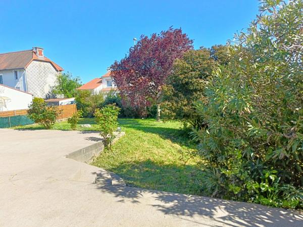 Vente                                                      Maison
                        
                     6 pièces                      175 m2                     à Saint-Sébastien-sur-Loire
