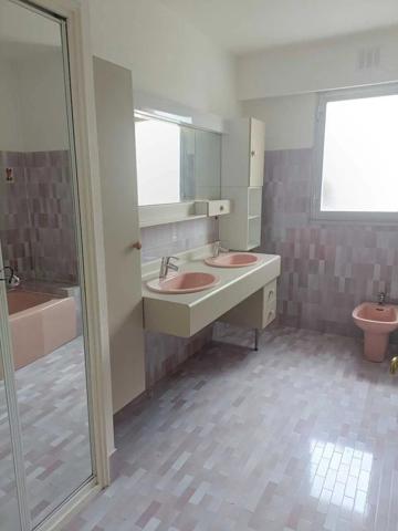 Vente                                                      Maison
                        
                     6 pièces                      175 m2                     à Saint-Sébastien-sur-Loire