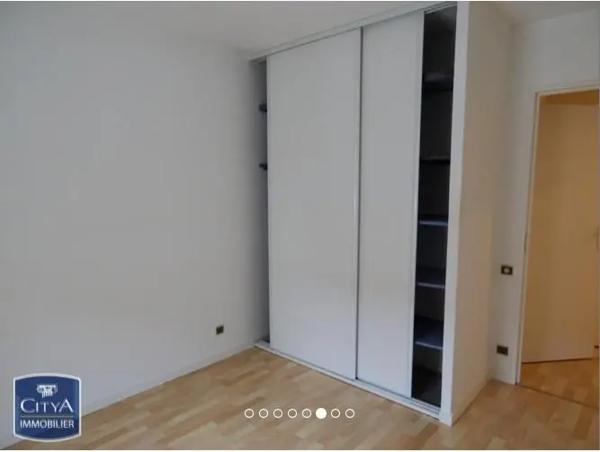Appartement à louer 2 pièces 51.96m² Billère (64140)