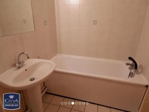 Appartement à louer 2 pièces 51.96m² Billère (64140)