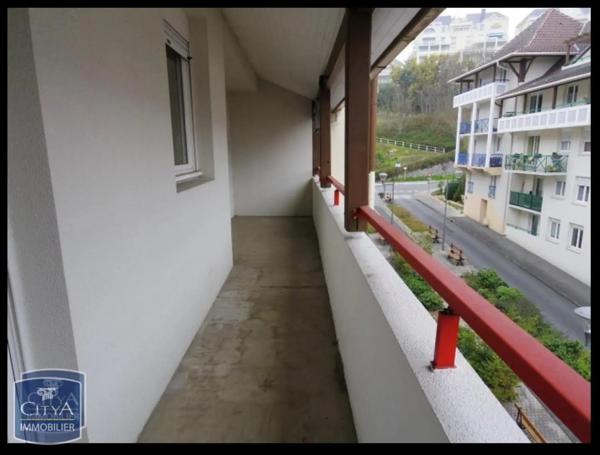 Appartement à louer 2 pièces 51.96m² Billère (64140)