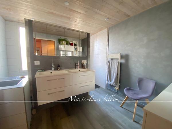Maison à vendre 5 pièces GIVRAND (85), plain pied 3 chambres+bureau de 1998 avec 3 garages, parcelle 1345 m2 clos