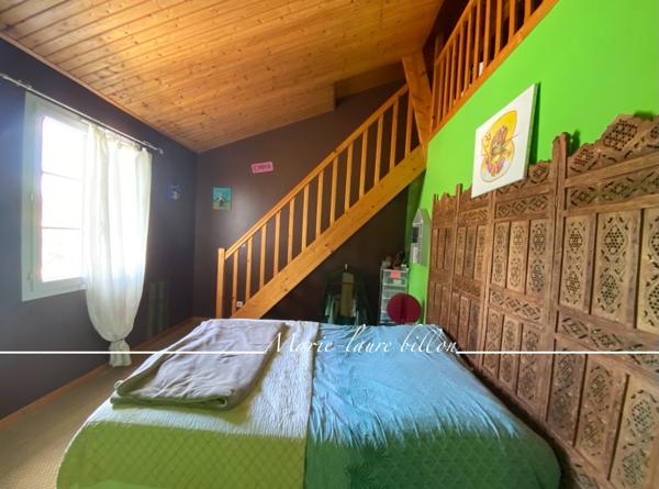 Maison à vendre 5 pièces GIVRAND (85), plain pied 3 chambres+bureau de 1998 avec 3 garages, parcelle 1345 m2 clos