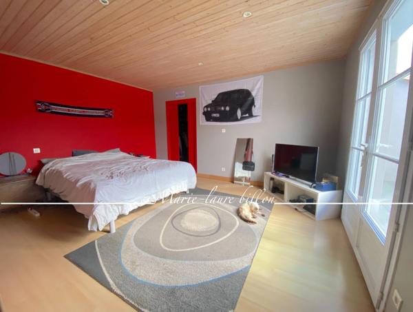 Maison à vendre 5 pièces GIVRAND (85), plain pied 3 chambres+bureau de 1998 avec 3 garages, parcelle 1345 m2 clos
