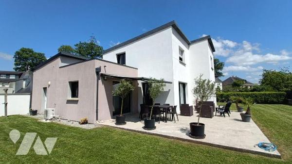 Maison 5 pièces à vendre, PONTIVY (56300)
Surface habitable : env. 143 m² | Terrain : 693 m² |...