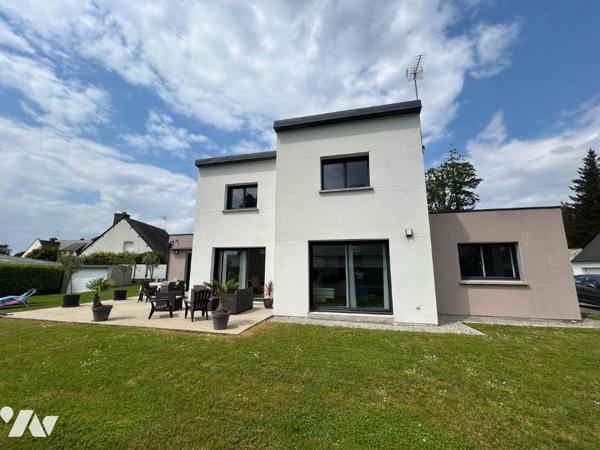 Maison 5 pièces à vendre, PONTIVY (56300)
Surface habitable : env. 143 m² | Terrain : 693 m² |...