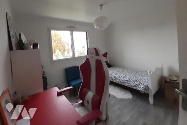 Maison 5 pièces à vendre, PONTIVY (56300)
Surface habitable : env. 143 m² | Terrain : 693 m² |...