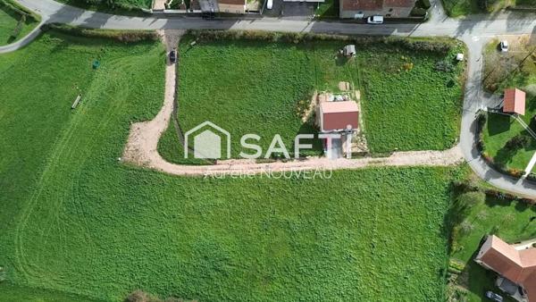 Terrain constructible et viabilisé - 728 m²