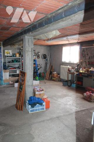 Nous vous invitons à découvrir cette maison individuelle construite en 1972 qui vous permettra ...