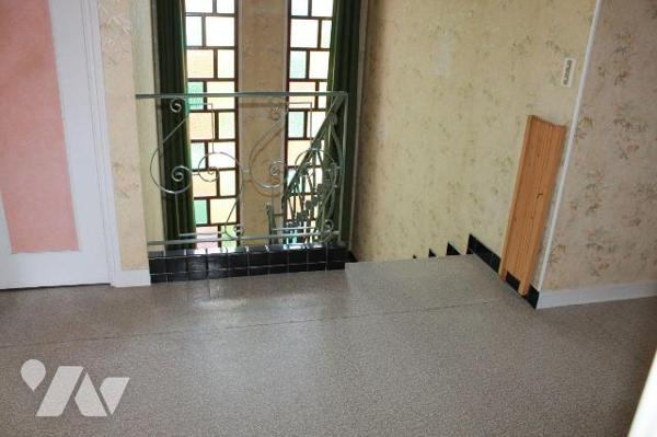 Nous vous invitons à découvrir cette maison individuelle construite en 1972 qui vous permettra ...