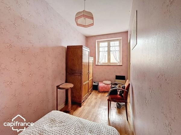 Maison avec potentiel de division parcellaire sur près de 3000 m², THOUARS (79)