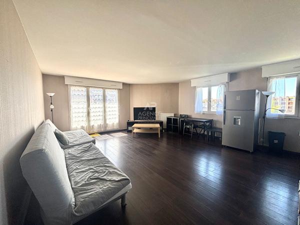Appartement 4 pièces à vendre - Dernier étage avec balcon à Cergy Préfecture €270 000 ** - Référence 11232