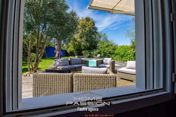 ROYAN - MAISON ANNÉES 30 AVEC PISCINE ET JARDIN PAYSAGÉ, PROCHE COMMERCES ET PLAGES