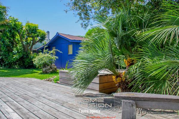 ROYAN - MAISON ANNÉES 30 AVEC PISCINE ET JARDIN PAYSAGÉ, PROCHE COMMERCES ET PLAGES