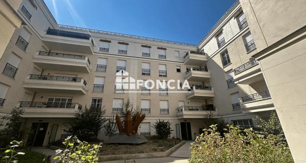 Location Appartement 3 pièces 71.95 m² - Châtenay-malabry 92290