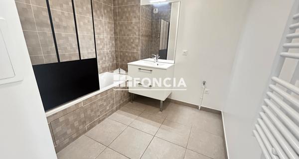Location Appartement 3 pièces 71.95 m² - Châtenay-malabry 92290
