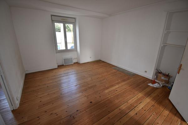 NANTES CHANTENAY - decouvrez cet immeuble sur 3 niveaux, proche de la Loire.